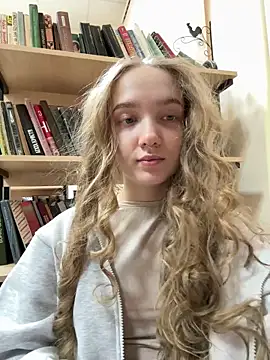 bambi lu online show from February 2, 8:08 pm