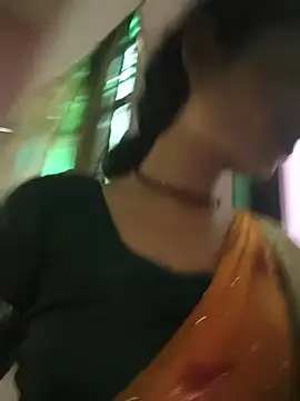 Eshna Dabral online show from September 20, 3:43 pm