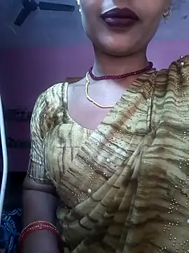 Eshna Dabral online show from February 19, 5:51 am