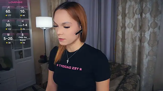 Snapshot of EdytBanns chatting on October 4, 6:08 am EdytBanns online show from October 4, 6:08 am