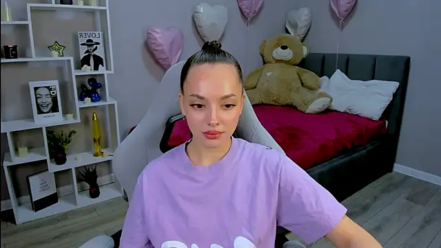 MelanieAlves online show from March 19, 6:29 am