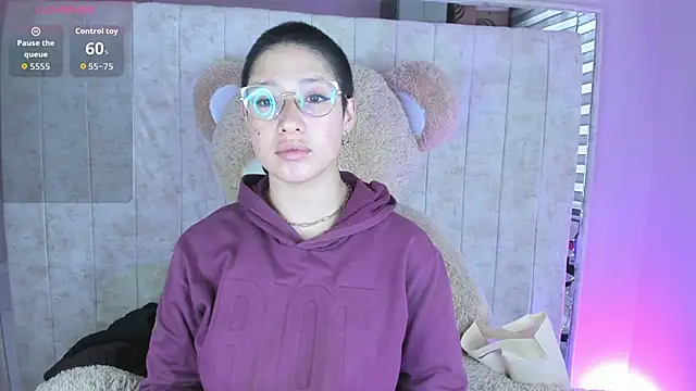 Snapshot of Elaine87_ chatting on September 29, 8:47 pm Elaine87 online show from September 29, 8:47 pm