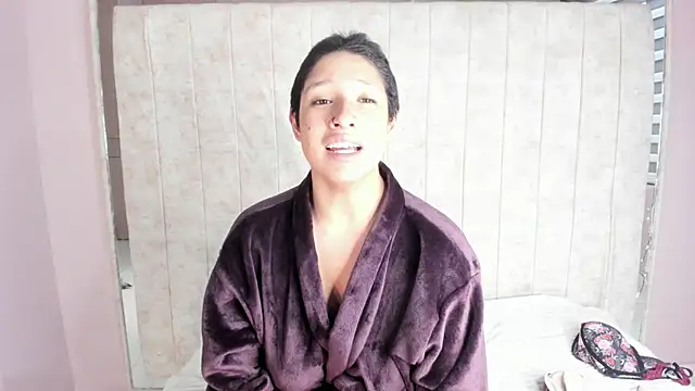 Snapshot of Elaine87_ chatting on October 30, 9:38 pm Elaine87 online show from October 30, 9:38 pm