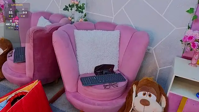 MilleyJones online show from December 13, 8:15 pm