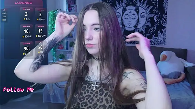 naugghtynikki online show from October 9, 4:27 am