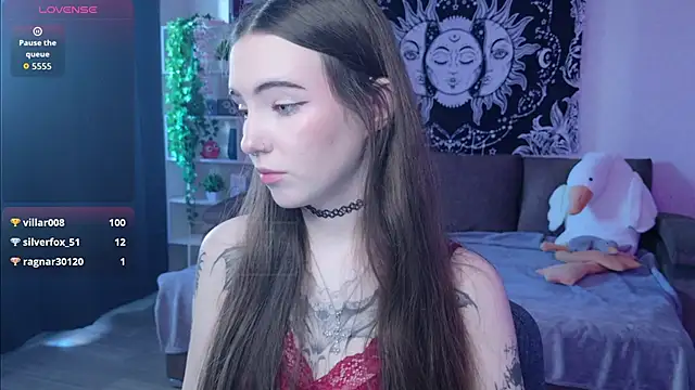 naugghtynikki online show from September 26, 5:05 am