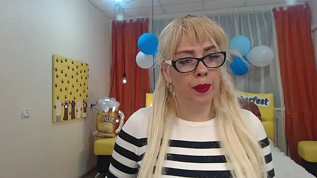 Snapshot of KatrinaCharm chatting on September 21, 6:01 am KatrinaCharm online show from September 21, 6:01 am