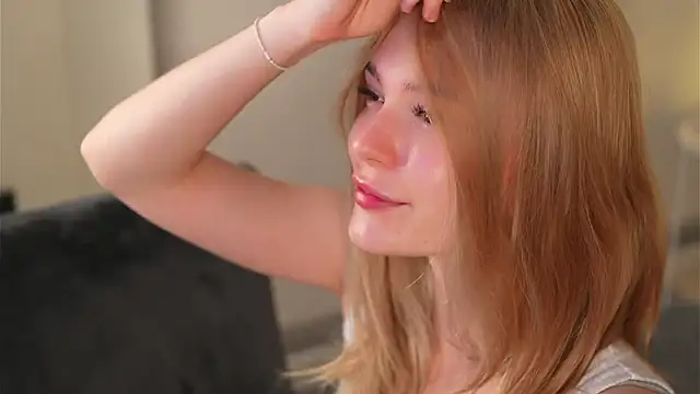 Cyberheart  online show from November 5, 4:45 pm