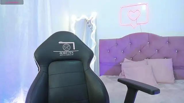 kissy tay online show from September 25, 12:04 pm