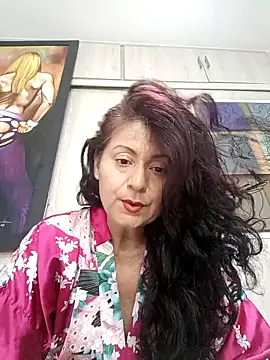 lunadicty online show from March 25, 11:40 pm