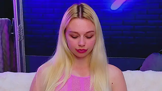 AlessiaCroft online show from June 5, 6:52 am