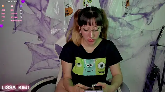Snapshot of Lissa_Kim1 chatting on October 12, 10:28 am Lissa Kim1 online show from October 12, 10:28 am