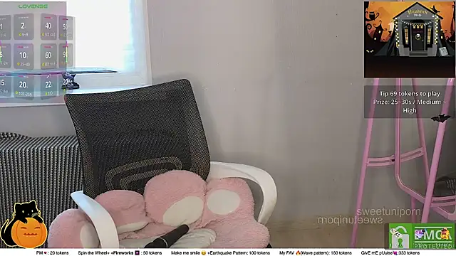 Snapshot of sweetuniporn chatting on November 2, 9:34 am sweetuniporn online show from November 2, 9:34 am