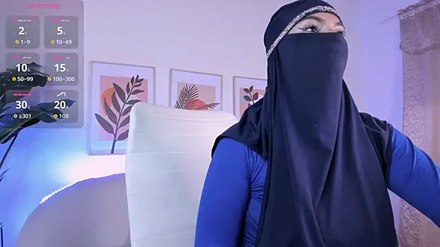 Snapshot of kylie_soraya chatting on October 25, 8:48 pm kylie soraya online show from October 25, 8:48 pm