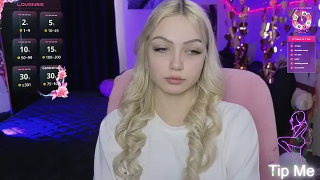 LinaLirian online show from April 13, 8:04 am