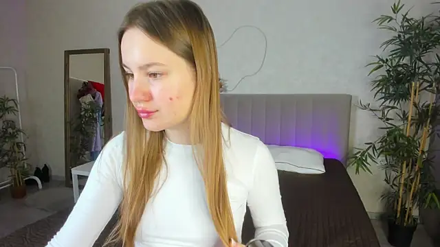 Candy Cansew online show from November 5, 1:11 am