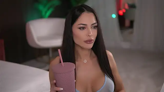 ChloeDevine online show from November 12, 5:27 am