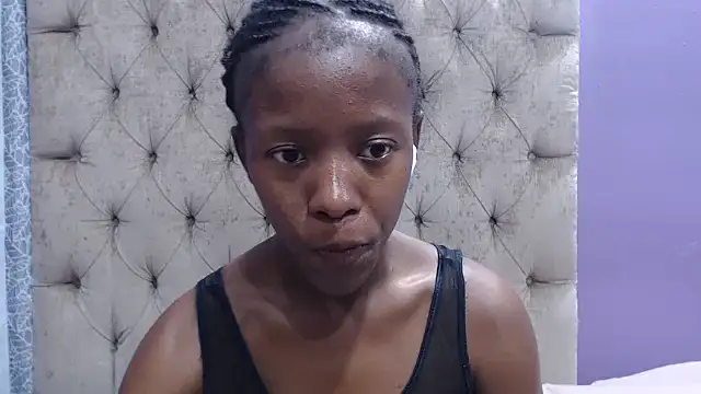 Snapshot of sexykea2002x chatting on October 19, 7:32 am sexykea2002x online show from October 19, 7:32 am