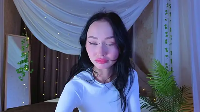  holly berry  online show from September 19, 1:26 am