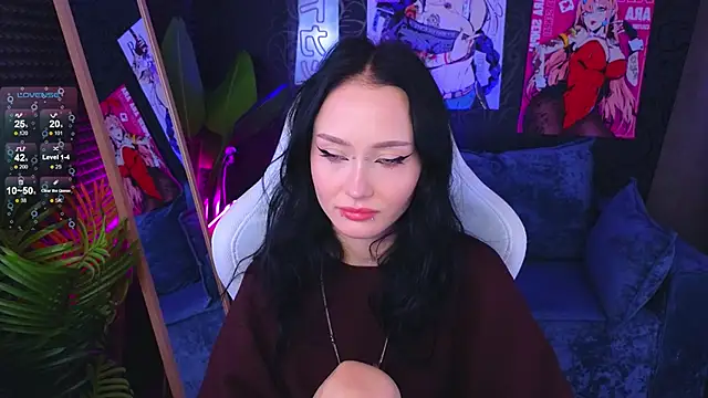  holly berry  online show from September 14, 1:58 am