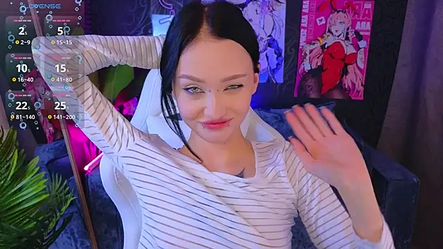  holly berry  online show from September 22, 8:24 am