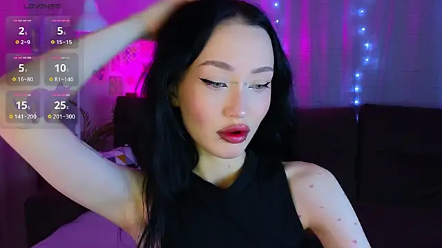  holly berry  online show from October 10, 1:43 am