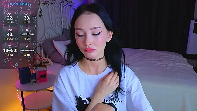  holly berry  online show from September 25, 1:37 am