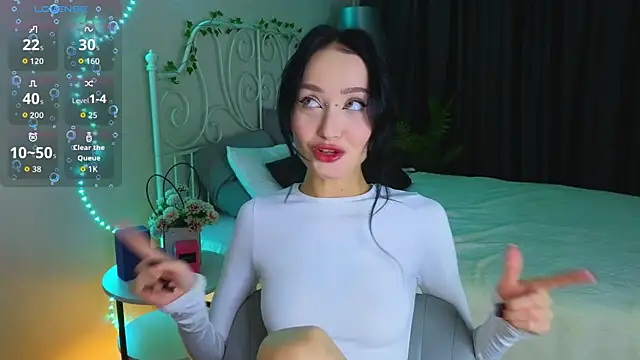  holly berry  online show from September 26, 1:47 am