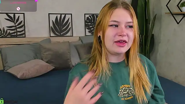 Christine Wallker online show from September 22, 12:09 am