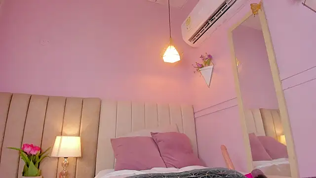  lucia 18 online show from October 25, 6:59 pm