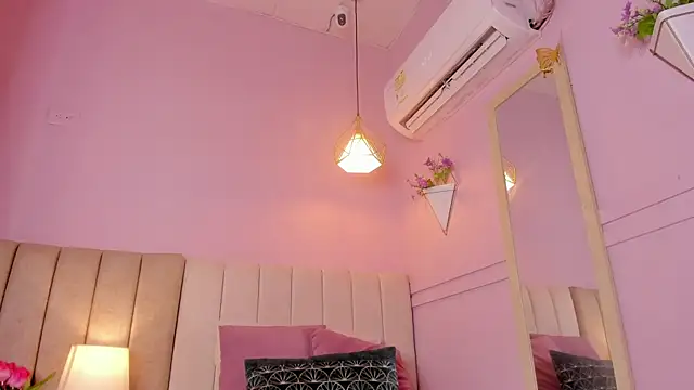  lucia 18 online show from October 29, 6:43 pm