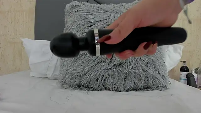 Snapshot of valentina-diiaz chatting on October 4, 4:44 pm valentina-diiaz online show from October 4, 4:44 pm