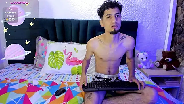 Snapshot of JennMuriel_ chatting on September 26, 1:20 pm JennMuriel  online show from September 26, 1:20 pm