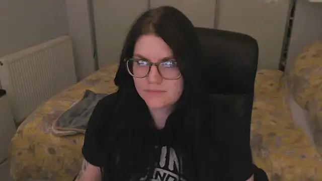 GothSuccubusBabe online show from April 17, 10:56 pm