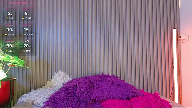 Luna maithe1 online show from September 25, 1:32 pm