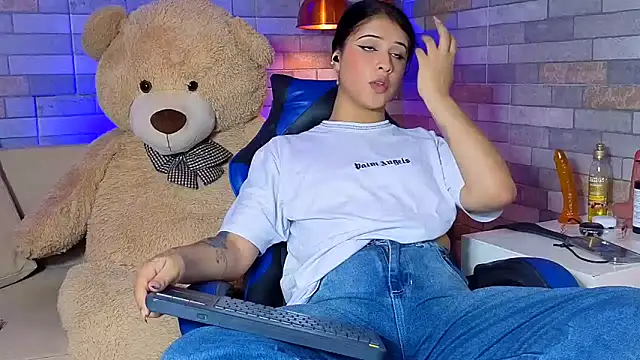 DixyPalmer online show from March 29, 8:41 pm