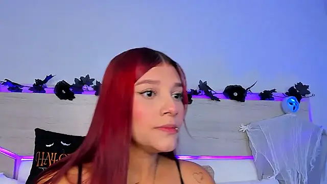 Snapshot of ZoeMorris chatting on October 26, 11:49 am ZoeMorris online show from October 26, 11:49 am