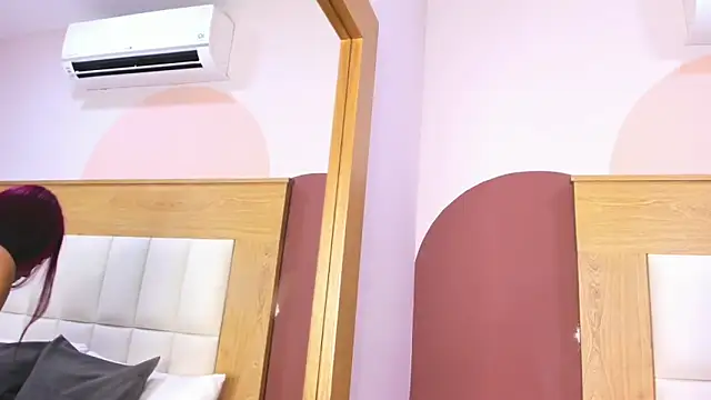 Snapshot of ZoeMorris chatting on October 2, 11:37 am ZoeMorris online show from October 2, 11:37 am