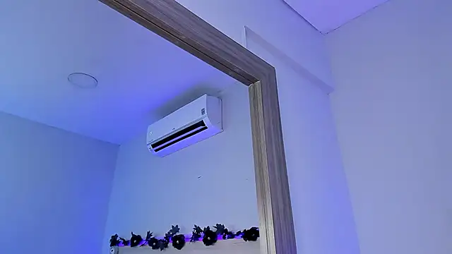 Snapshot of ZoeMorris chatting on October 31, 11:36 am ZoeMorris online show from October 31, 11:36 am