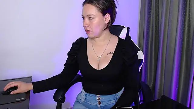 mariaana  222 online show from October 2, 4:17 am