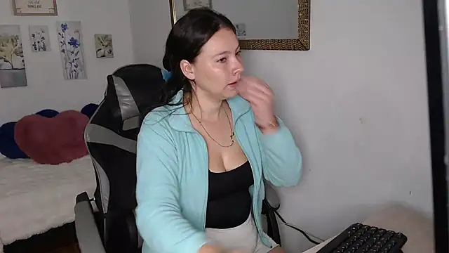 mariaana  222 online show from March 4, 3:35 am