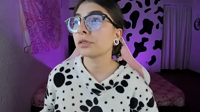 abbie jensen  online show from September 18, 6:56 am