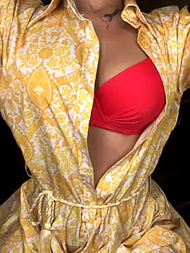 Snapshot of Scarlett_1819 chatting on October 10, 8:25 pm Scarlett 1819 online show from October 10, 8:25 pm