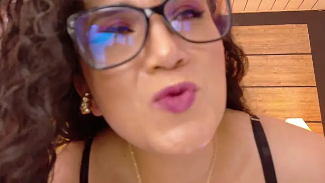 Dakota Rainbow22 online show from April 17, 5:26 pm