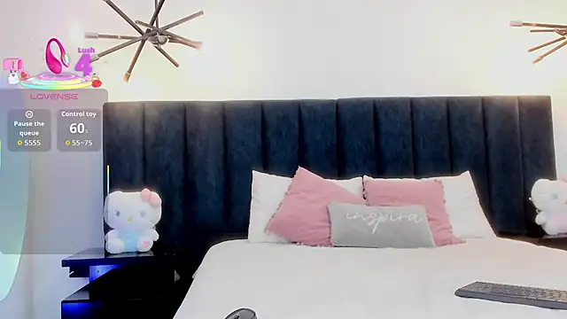 Snapshot of niia7 chatting on September 25, 7:34 pm niia7 online show from September 25, 7:34 pm