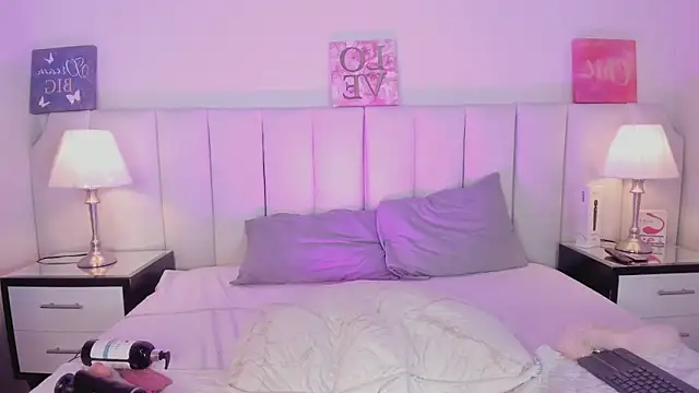 Snapshot of lizy_portman chatting on October 24, 9:11 pm lizy portman online show from October 24, 9:11 pm