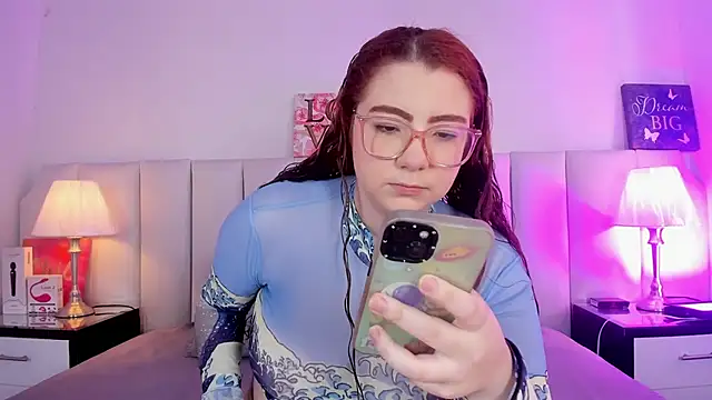 Snapshot of lizy_portman chatting on September 23, 7:34 pm lizy portman online show from September 23, 7:34 pm