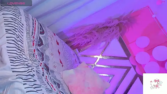 Dahianara  online show from October 12, 8:50 am