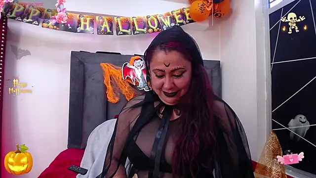 Snapshot of EmmaJhomson chatting on October 28, 8:25 pm EmmaJhomson online show from October 28, 8:25 pm