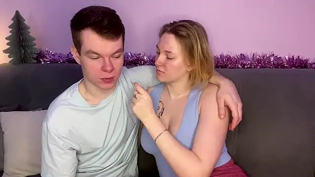 julielourens online show from December 21, 8:18 am